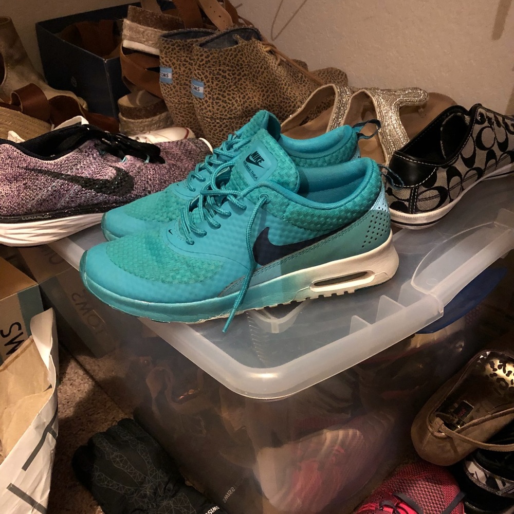Woman’s Nike sz 8